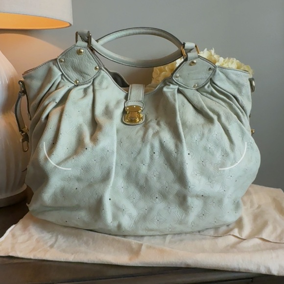 Louis Vuitton Mahina XL bag - Picture 8 of 12